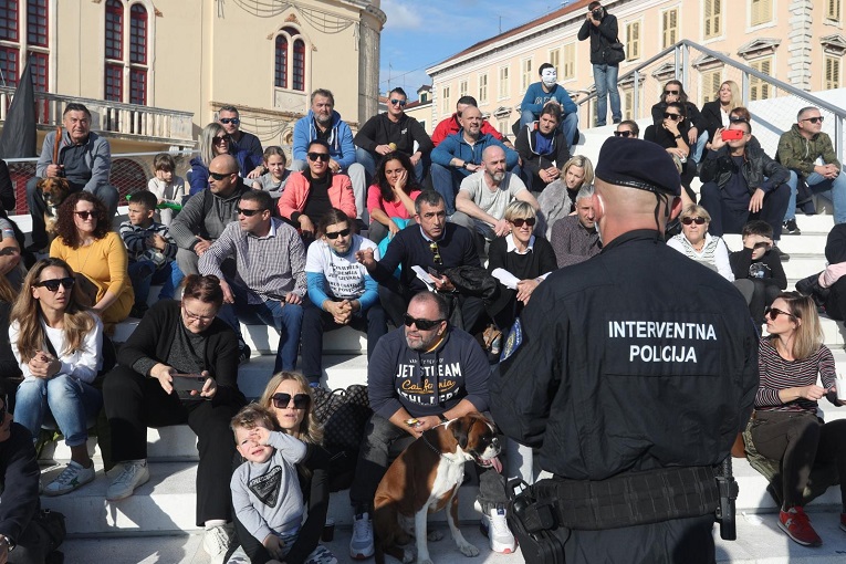 Za sutra u podne se najavljuje prosvjed protiv Stožera diljem Hrvatske - Page 3 6715dc14-4260-43f1-a329-656c3d8574e1