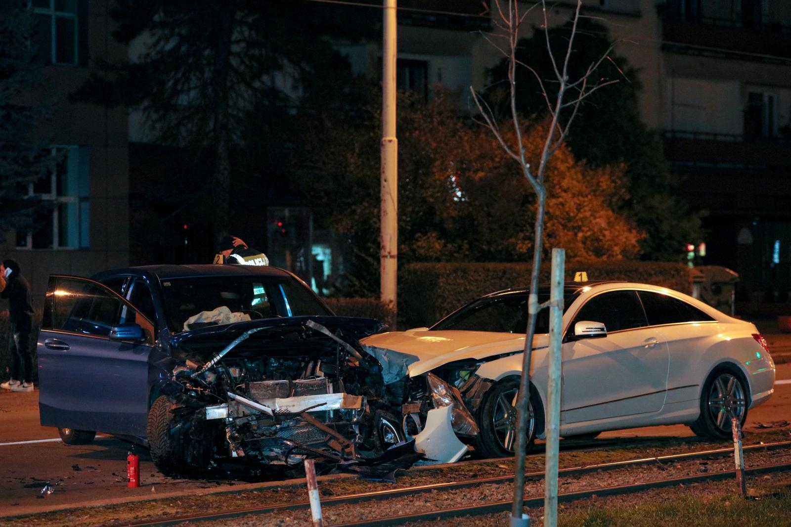 Nova nesreća u Osijeku, sudarila se četiri auta, jedan skršen. Kriv mladi vozač?