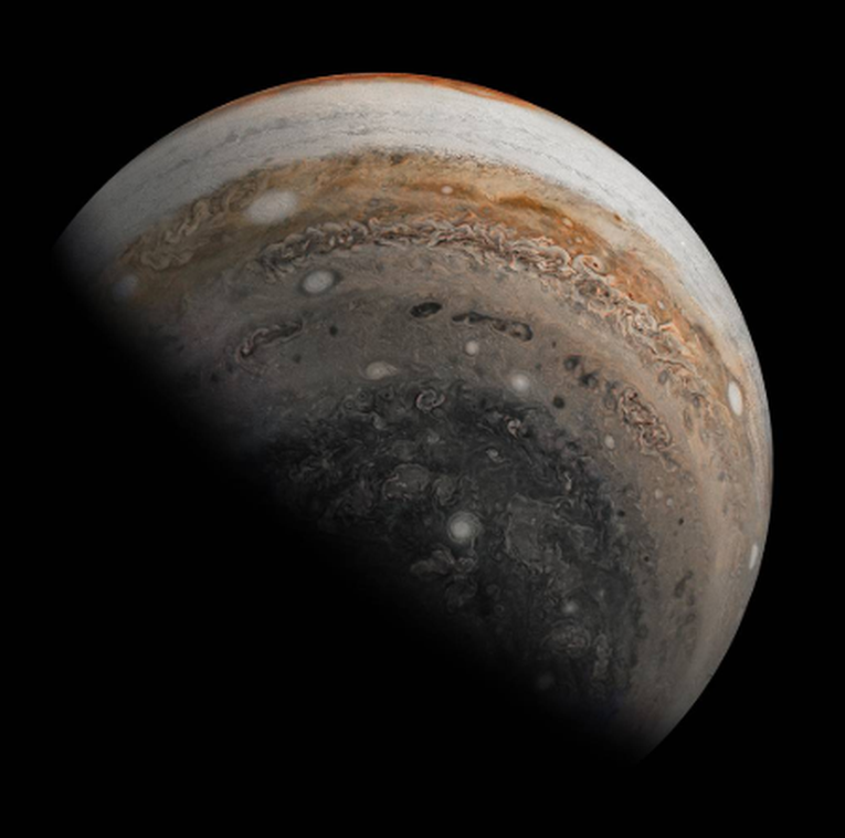 NASA objavila nove fotografije s površine Jupitera - nadrealne su