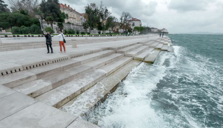 Nevrijeme u Hrvatskoj: Pijavice, golemi valovi i oluje na obali, poplave u Zagrebu