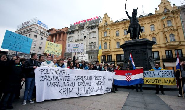 zagrebprosvjedukrajina3_fah625.jpg
